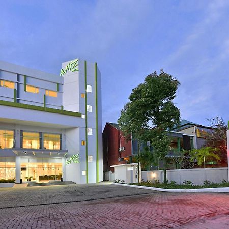 Whiz Prime Hotel Sudirman Кілакеп Екстер'єр фото
